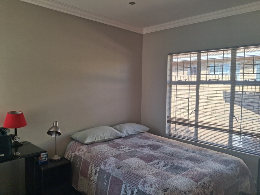 To Let 3 Bedroom Property for Rent in Langenhovenpark Free State